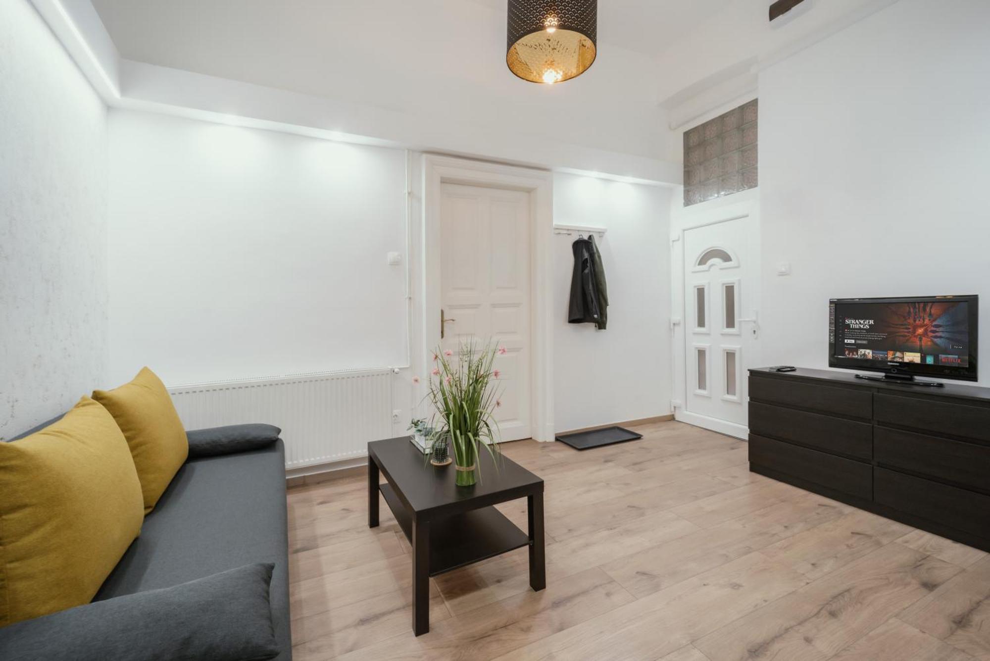 Modelia Apartment At Gellert Square 布达佩斯 外观 照片